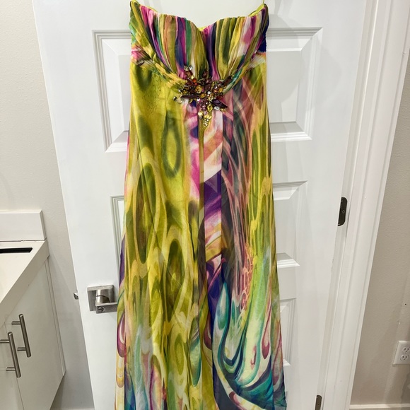 Beautiful MultiColor Dress - Picture 3 of 6